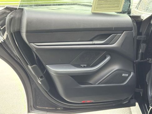 Used 2022 Porsche Taycan image 27