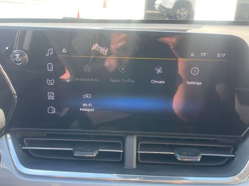 Used 2025 Chevrolet Trax LT image 21