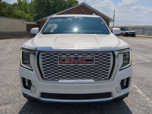 Used 2023 GMC Yukon Denali w/ Denali Reserve Package image 7