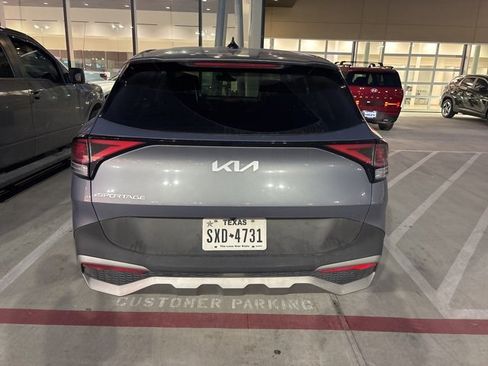 Used 2023 Kia Sportage EX image 8