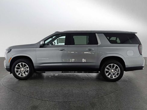 New 2025 Chevrolet Suburban Premier image 6