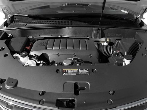 Used 2017 Chevrolet Traverse LT w/ LPO, 'HIT The Road' Package AWD/4WD image 8