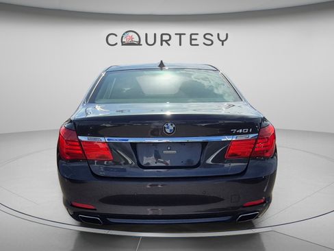 Used 2011 BMW 740i RWD image 4