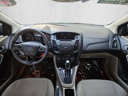 Used 2016 Ford Focus SE FWD image 20