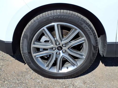 Used 2024 Ford Edge Titanium w/ Equipment Group 301A AWD/4WD image 9