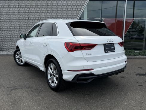 Certified 2025 Audi Q3 2.0T Premium w/ Convenience Package AWD/4WD image 3