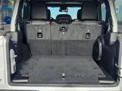 Used 2022 Jeep Wrangler Unlimited Rubicon w/ Trailer Tow Package image 26