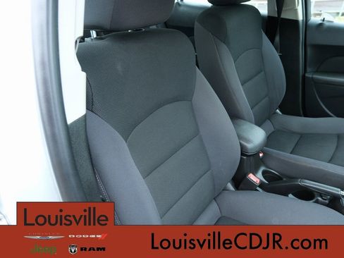 Used 2016 Chevrolet Cruze LT w/ Technology Package FWD image 30