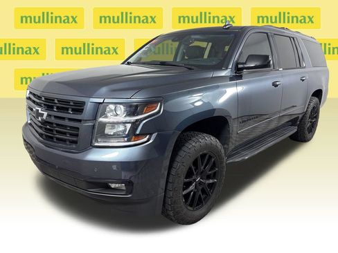 Used 2019 Chevrolet Suburban Premier AWD/4WD image 14