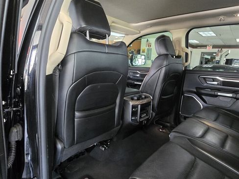 Used 2019 RAM 1500 Laramie AWD/4WD image 11