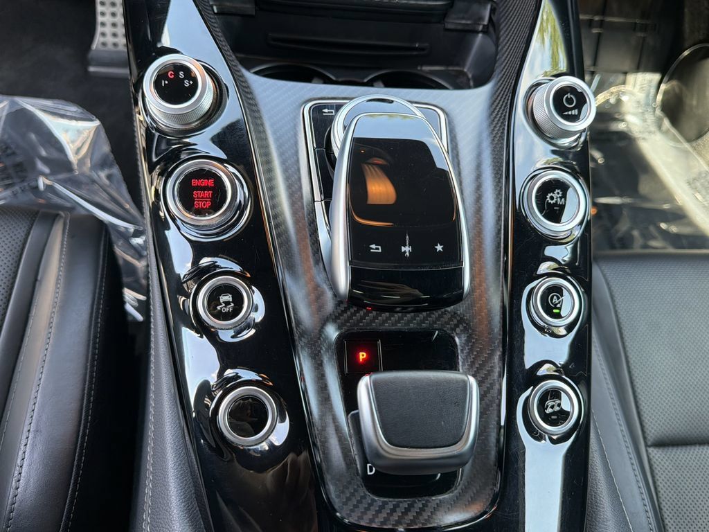 Used 2018 Mercedes-Benz AMG GT Roadster image 30