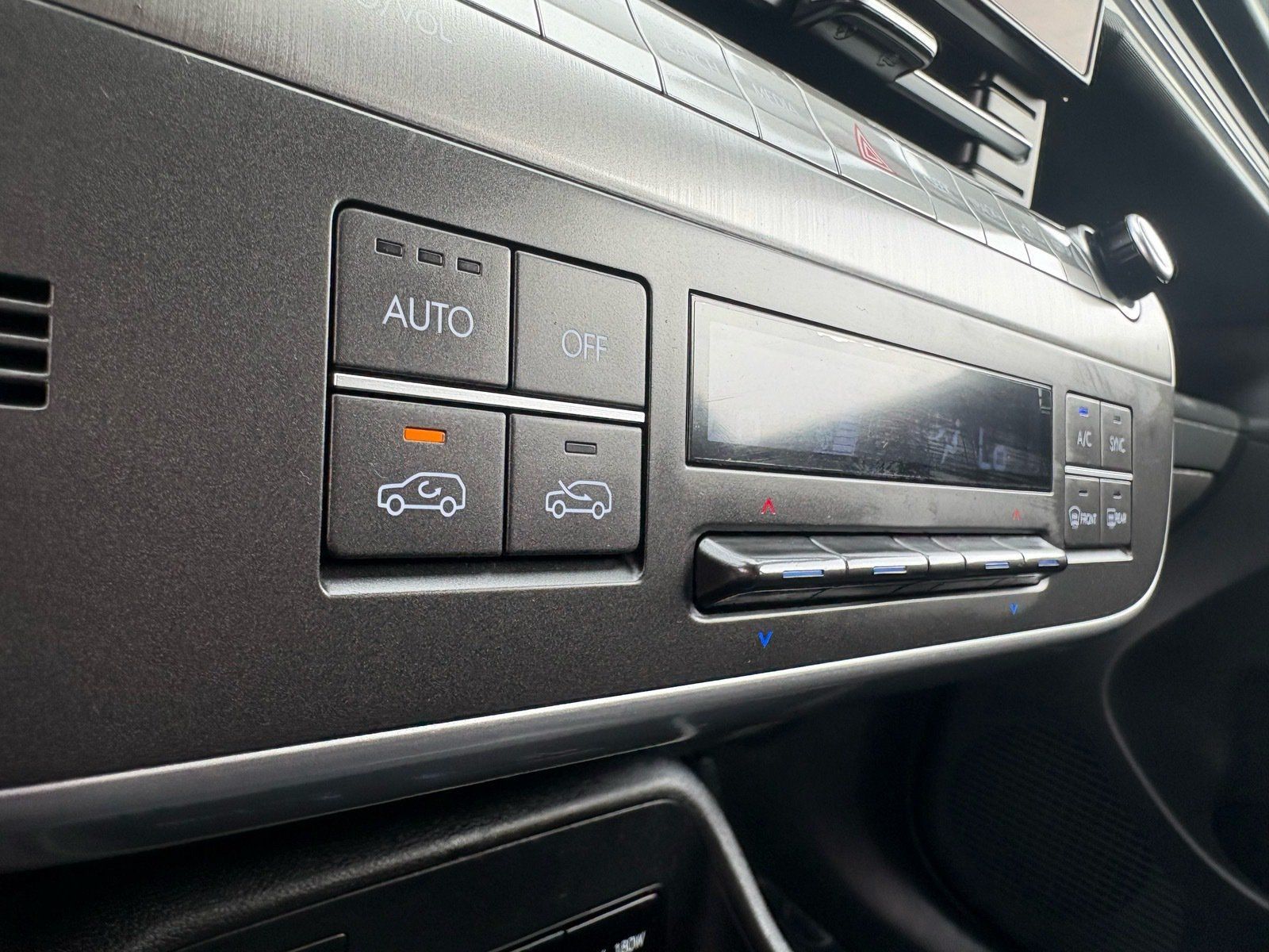 Used 2025 Hyundai Kona SEL AWD/4WD image 28