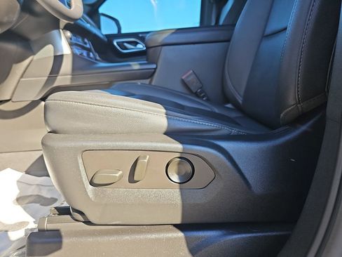 Used 2022 Chevrolet Tahoe LT w/ Luxury Package image 34