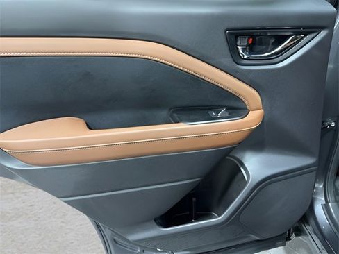 Used 2026 Subaru Forester Touring image 30