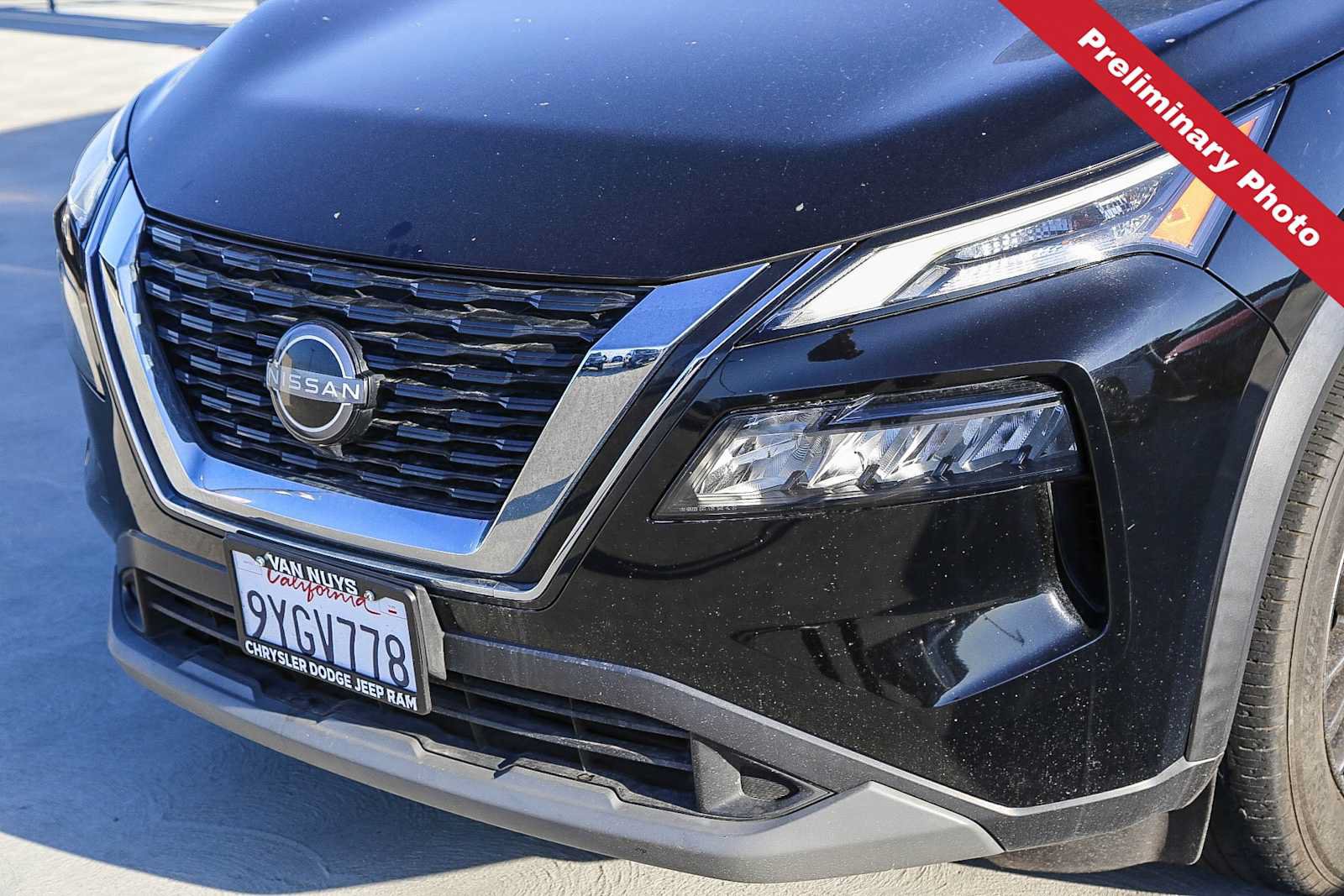 Used 2023 Nissan Rogue S AWD/4WD image 5