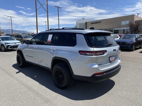 Used 2024 Jeep Grand Cherokee L Altitude AWD/4WD image 50