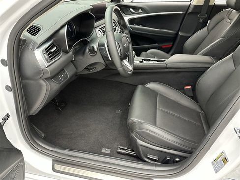 Used 2023 Genesis G70 2.0T image 11