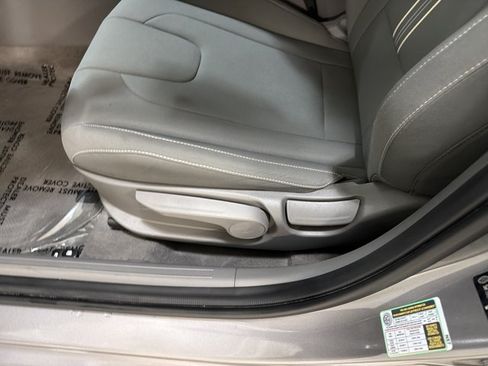 Used 2024 Hyundai Elantra SEL w/ Convenience Package FWD image 16