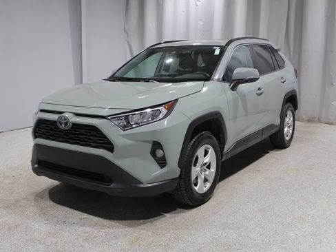 Used 2019 Toyota RAV4 XLE AWD/4WD image 7