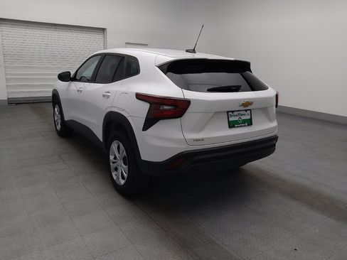 Used 2025 Chevrolet Trax LS FWD image 5