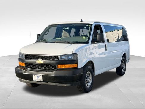 Used 2022 Chevrolet Express 2500 LS RWD image 3