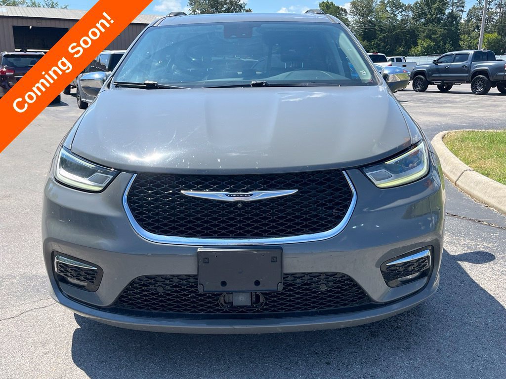 Used 2022 Chrysler Pacifica Limited FWD image 3