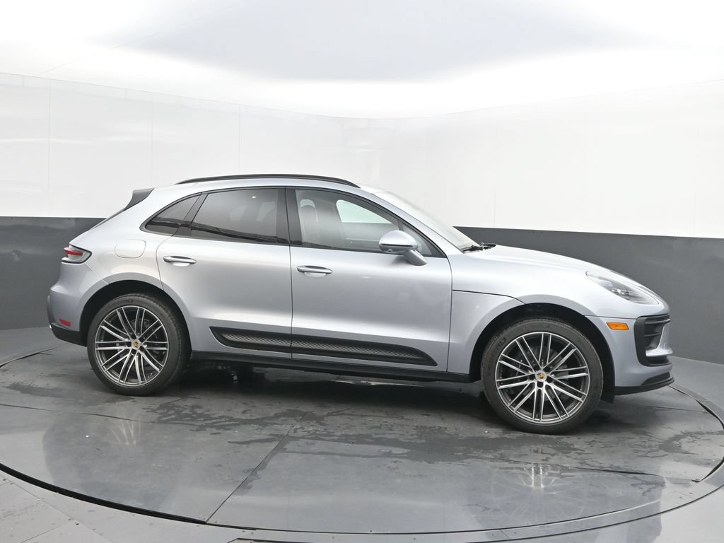 Certified 2026 Porsche Macan AWD/4WD image 8