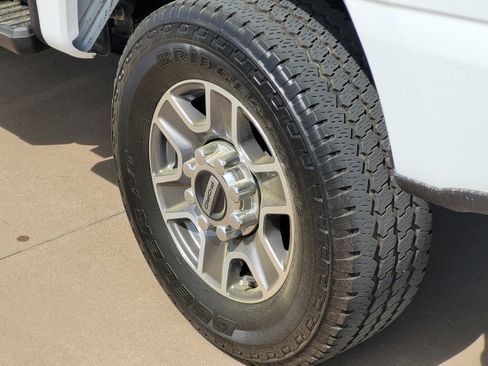 Used 2024 Ford F250 Lariat w/ FX4 Off-Road Package image 7