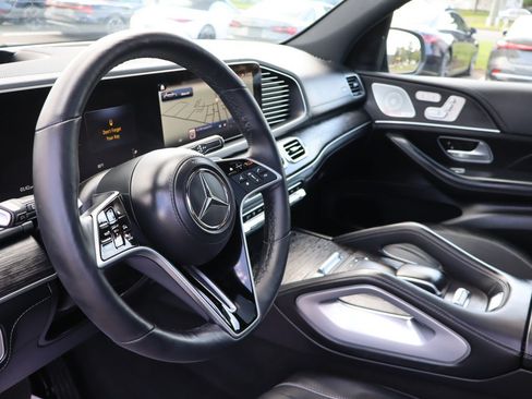 Used 2026 Mercedes-Benz GLE 580 4MATIC w/ Driver Assistance Package image 11