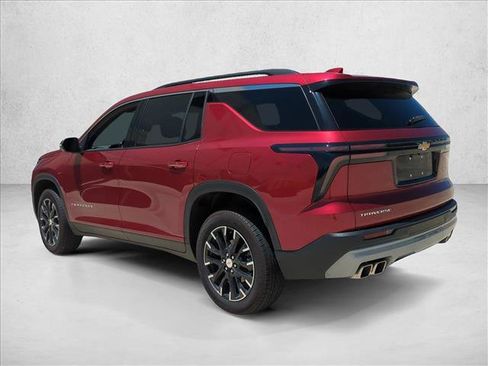 Used 2026 Chevrolet Traverse LT w/ Sun and Wheel Package FWD image 7