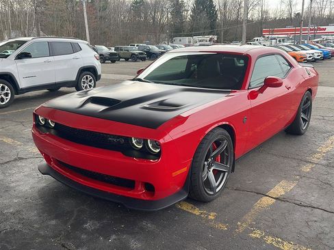 Used 2018 Dodge Challenger SRT Hellcat image 3