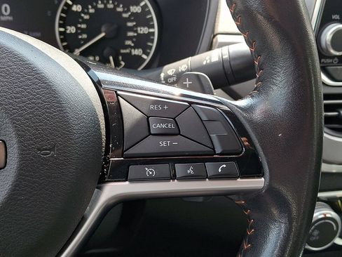 Used 2024 Nissan Altima 2.5 SR FWD image 22