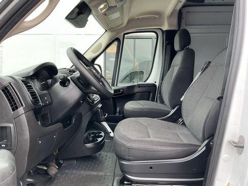 Used 2025 RAM ProMaster 2500 w/ Convenience Group FWD image 12
