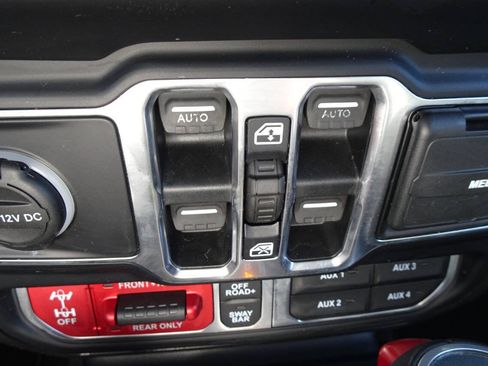 Used 2020 Jeep Gladiator Rubicon AWD/4WD image 27