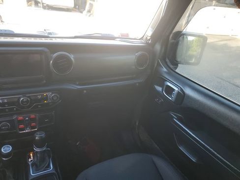 Used 2023 Jeep Gladiator Sport AWD/4WD image 14