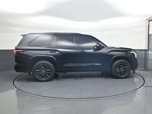Used 2024 Toyota Sequoia Platinum image 8