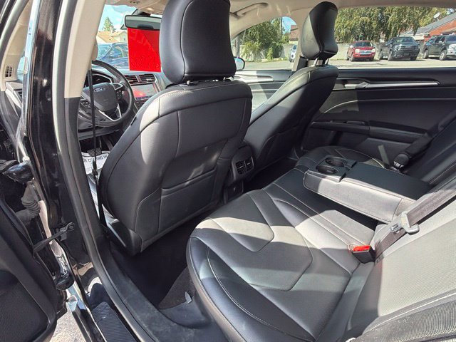 Used 2019 Ford Fusion Titanium FWD image 17