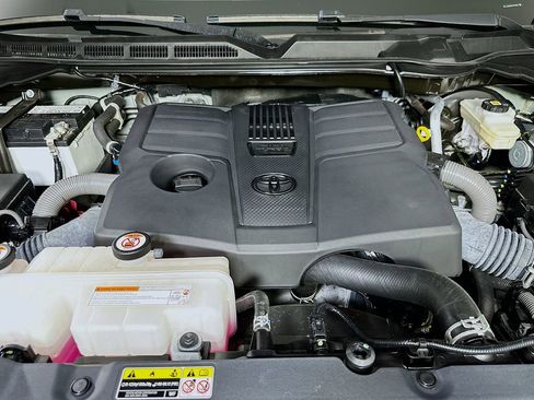 Used 2024 Toyota Tundra SR5 w/ SR5 Convenience Package AWD/4WD image 9