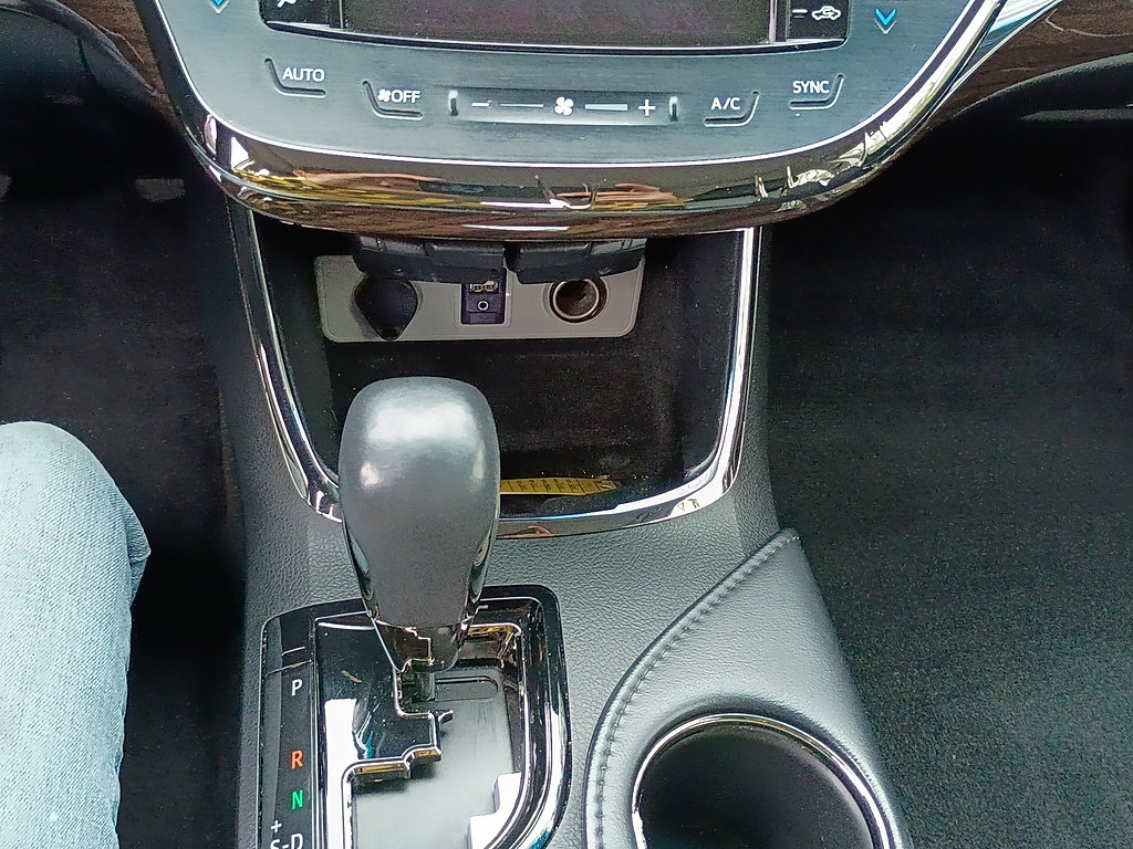 Used 2014 Toyota Avalon XLE Touring FWD image 22