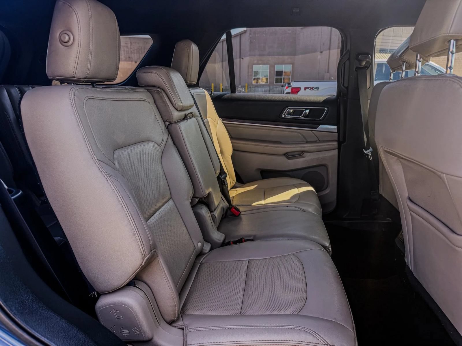 Used 2018 Ford Explorer Limited FWD image 11