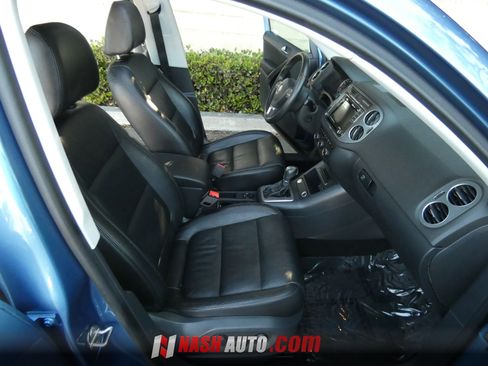Used 2017 Volkswagen Tiguan SEL FWD image 26