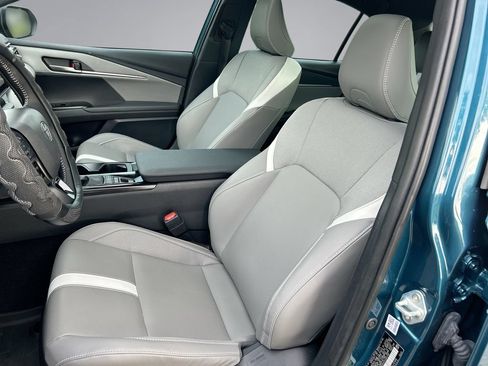 Used 2025 Toyota Camry SE w/ Multimedia Upgrade Package FWD image 11