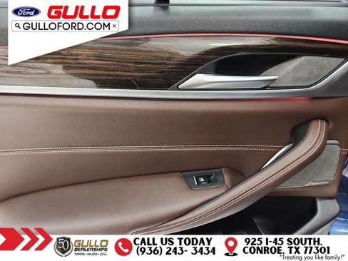 Used 2021 BMW 530e w/ Executive Package image 16