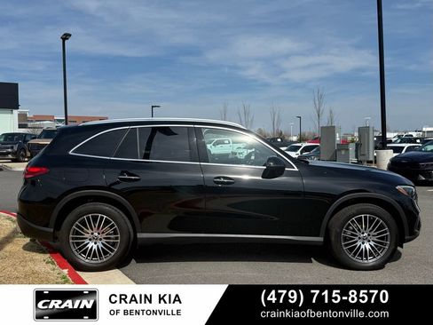 Used 2025 Mercedes-Benz GLC 300 4MATIC image 9