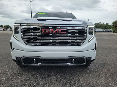 Certified 2023 GMC Sierra 1500 Denali w/ Denali Reserve Package AWD/4WD image 4