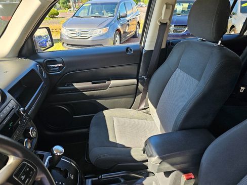 Used 2014 Jeep Patriot Sport w/ Power Value Group image 9