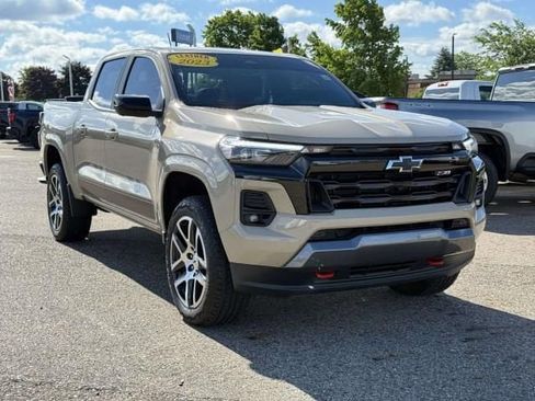 Used 2023 Chevrolet Colorado Z71 w/ Z71 Convenience Package 2 AWD/4WD image 4