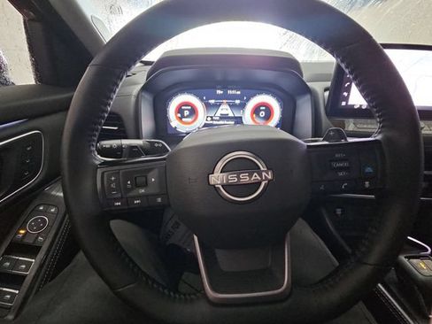 Used 2025 Nissan Rogue Platinum w/ Platinum Premium Package FWD image 35