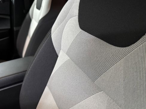 Used 2025 Chevrolet Trax LS image 23