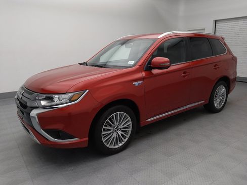 Used 2019 Mitsubishi Outlander SEL image 2